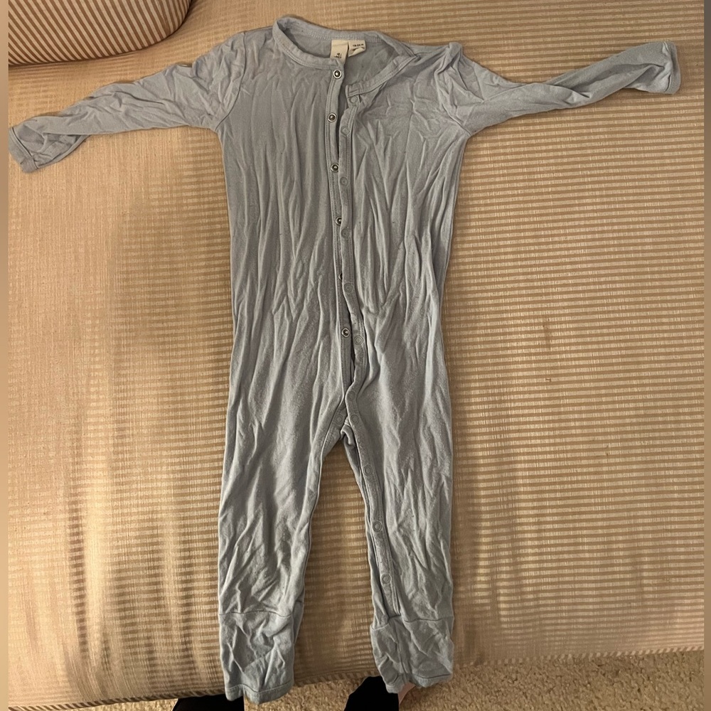 Kyte Baby Light Blue 18-24 months long sleeve onsie stain free super soft unisex